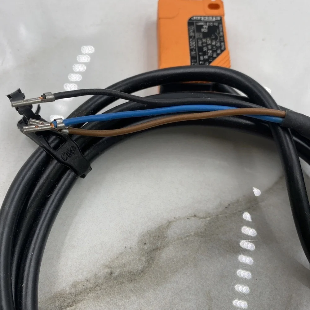 EFECTOR IN-3002-BPKG-IN5121 / IN3002BPKGIN5121 (BRAND NEW)